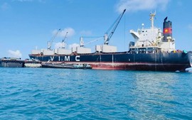 Huy động thêm tàu vận tải cỡ lớn chở dầu từ Vịnh Ba Tư về Việt Nam