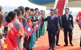 Thường trực Ban Bí thư Trần Cẩm Tú đến Vientiane, bắt đầu thăm chính thức Lào