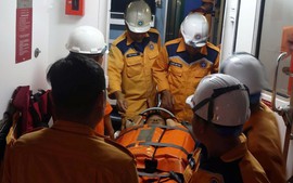 Kịp thời cứu nạn ngư dân nghi mắc bệnh tim trên vùng biển Đà Nẵng
