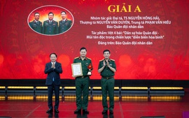 Trao giải Cuộc thi viết 'Bảo vệ nền tảng tư tưởng của Đảng trong tình hình mới' lần thứ 5