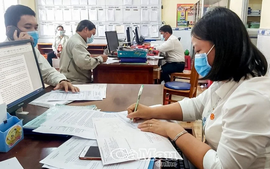 Thời gian làm hợp đồng có tính để tiếp nhận công chức?