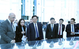 Phó Thủ tướng Hồ Quốc Dũng thăm Đại học hàng đầu Kazakhstan và Trung tâm đổi mới sáng tạo Astana Hub