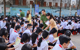 Công khai đường dây nóng tiếp nhận phản ánh về bạo lực học đường