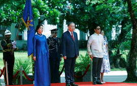 Lễ đón Tổng Bí thư, Chủ tịch nước Tô Lâm và Phu nhân thăm cấp Nhà nước tới Philippines