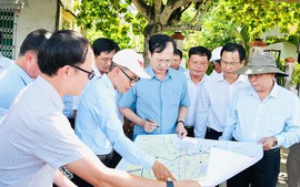 Chủ tịch UBND tỉnh Vĩnh Long yêu cầu gỡ 'điểm nghẽn' giải phóng mặt bằng để tăng tốc giải ngân đầu tư công