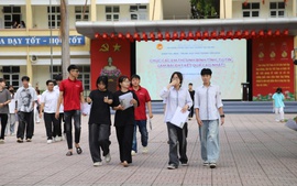 27 thí sinh bị đình chỉ thi do vi phạm quy chế sau ngày thi đầu tiên