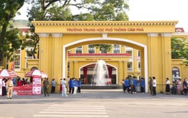 Quảng Ninh kỷ luật 3 giáo viên liên quan vụ giám thị hỗ trợ thí sinh làm bài