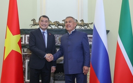 Thủ tướng Lê Minh Hưng gặp Người đứng đầu Cộng hòa Tatarstan (Liên bang Nga)