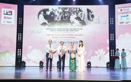 Chương trình nghệ thuật đặc biệt ‘Bác Hồ - hai tiếng thiêng liêng’ đến với Đại học Thăng Long