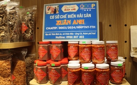 Thưởng thức đặc sản Huế tại phố hiệu Tràng Tiền
