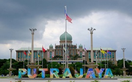 Malaysia thúc đẩy mô hình làm việc kết hợp trong cải cách công vụ