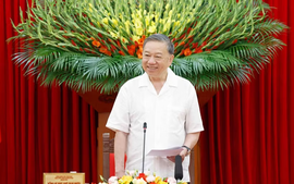 Đổi mới phương thức lãnh đạo của Đảng để làm cho đất nước phát triển bền vững