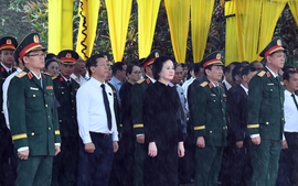 Phó Thủ tướng Phạm Thị Thanh Trà dự Lễ truy điệu, an táng hài cốt liệt sĩ tại Quảng Ngãi