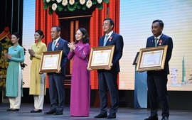 Vietnam Airlines đón nhận Huân chương Lao động hạng Ba và Bằng khen của Thủ tướng Chính phủ