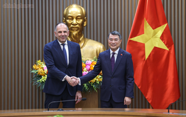 Thủ tướng Lê Minh Hưng tiếp Bộ trưởng Ngoại giao Hy Lạp