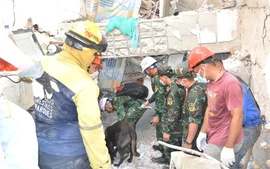 Đoàn Việt Nam đã đưa 23 nạn nhân động đất tại Venezuela ra khỏi đống đổ nát