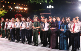 Đại tướng Phan Văn Giang và Đoàn đại biểu Trung ương dâng hương, tưởng niệm các Anh hùng liệt sĩ tại Quảng Trị
