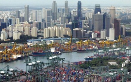 Ứng phó lạm phát do giá năng lượng tăng, Singapore tiếp tục thắt chặt chính sách tiền tệ