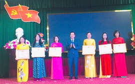 Bằng khen xếp hạng cụm, khối thi đua thuộc loại khen thưởng nào?