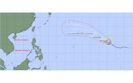 Siêu bão DOLPHIN tiếp tục mạnh thêm, chưa có dấu hiệu ảnh hưởng Biển Đông