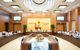Khai mạc Phiên họp thứ tư của Ủy ban Thường vụ Quốc hội