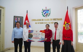 Trao tượng trưng khoản hỗ trợ 100 tỷ đồng dành cho nhân dân Cuba