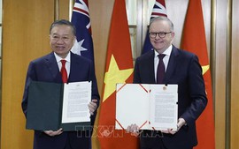 Tổng Bí thư, Chủ tịch nước Tô Lâm chứng kiến trao các văn kiện hợp tác giữa Việt Nam và Australia