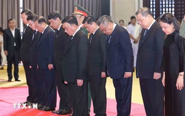 Thường trực Ban Bí thư Trần Cẩm Tú dự Lễ truy điệu đồng chí Saysomphone Phomvihane, Chủ tịch Quốc hội Lào