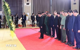 Thường trực Ban Bí thư Trần Cẩm Tú dự Lễ truy điệu đồng chí Saysomphone Phomvihane, Chủ tịch Quốc hội Lào