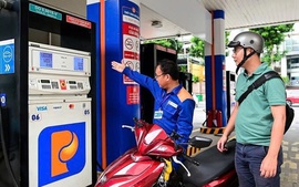 Giá xăng tiếp tục giảm