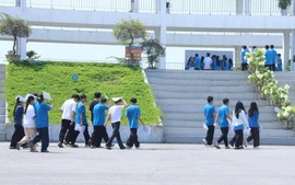 323 thí sinh làm thủ tục thi lại tại Trường THPT Chuyên Tuyên Quang