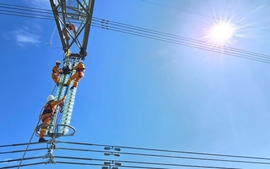 Nắng nóng, phụ tải điện tăng 2.700 MW chỉ trong 30 phút