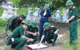 Khảo sát, nắm thông tin khu vực mộ liệt sĩ tại đèo Phước Tượng