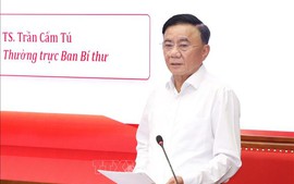 Thường trực Ban Bí thư Trần Cẩm Tú trao đổi chuyên đề về xây dựng Đảng với các Ủy viên Trung ương Đảng khóa XIV