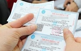 Trẻ dưới 6 tuổi chữa bệnh nội trú trái tuyến có được hưởng 100% BHYT?