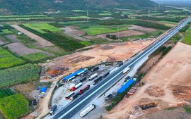 Không để tình trạng 'cao tốc thiếu trạm dừng nghỉ' lặp lại