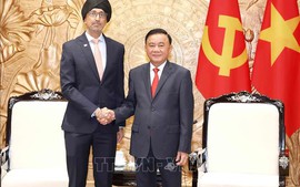 Thường trực Ban Bí thư Trần Cẩm Tú tiếp Đại sứ Singapore