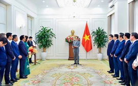 Trao Quyết định bổ nhiệm 2 Thứ trưởng Bộ Ngoại giao