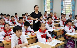Nhân viên thư viện chuyển làm giáo viên tiểu học, điều kiện thế nào?