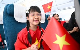 Giai điệu Quốc khánh vang lên ở độ cao 10.000 mét trên chuyến bay Vietnam Airlines