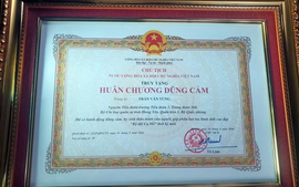 Chủ tịch nước truy tặng Huân chương Dũng cảm đối với Trung tá Trần Văn Tùng