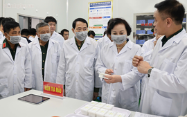 Phó Thủ tướng Phạm Thị Thanh Trà kiểm tra công tác giám định ADN, xác định danh tính hài cốt liệt sĩ