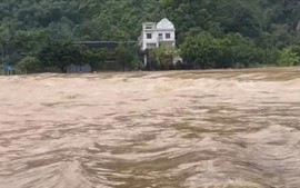 Khẩn trương triển khai phương án ứng phó lũ trên các tuyến sông