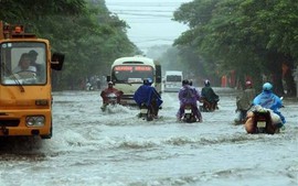 Ứng phó mưa, lũ: Di dời hơn 2.800 hộ dân tại 5 tỉnh, thành phố đến nơi an toàn