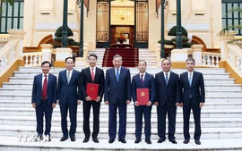 Tổng Bí thư, Chủ tịch nước Tô Lâm trao quyết định bổ nhiệm 2 Đại sứ Việt Nam tại nước ngoài