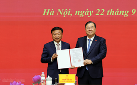 Phó Thủ tướng Thường trực Phạm Gia Túc trao quyết định điều động, bổ nhiệm Phó Chủ nhiệm VPCP Nguyễn Danh Huy