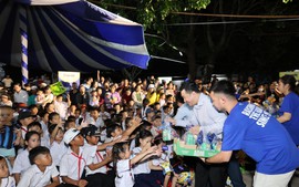 Gần 40.000 trẻ em vui đón Trung thu cùng Vinamilk