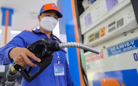 Kéo dài thời hạn áp dụng thuế nhập khẩu ưu đãi, thuế BVMT, thuế GTGT đối với xăng, dầu đến hết 2026