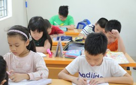 Giáo viên có được dạy thêm môn khác cho học sinh mình đang dạy?