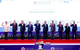 Prime Minister attends ASEAN Summit Plus One with China, RoK, UN